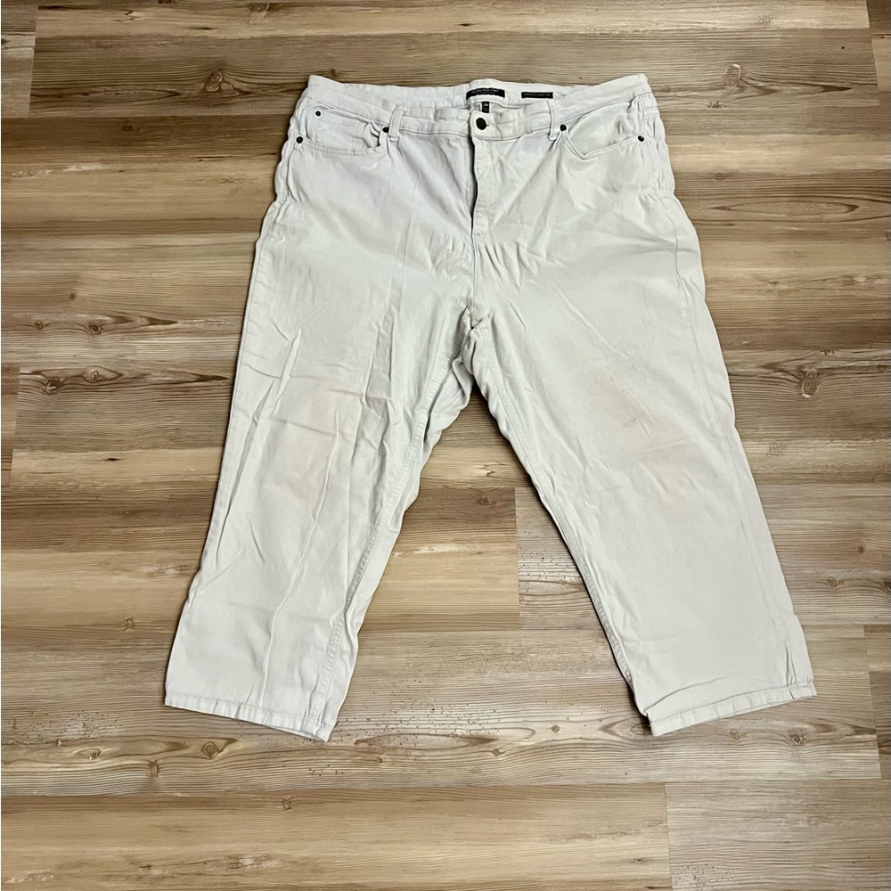 Jones New York Cream Lexington Capris Size 20W
